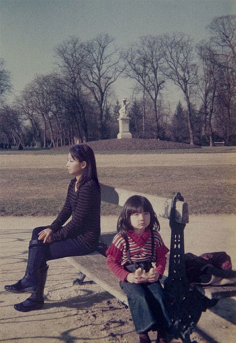 fotógrafa japonesa se edita en sus fotos de la infancia: francia 1976 a 2009