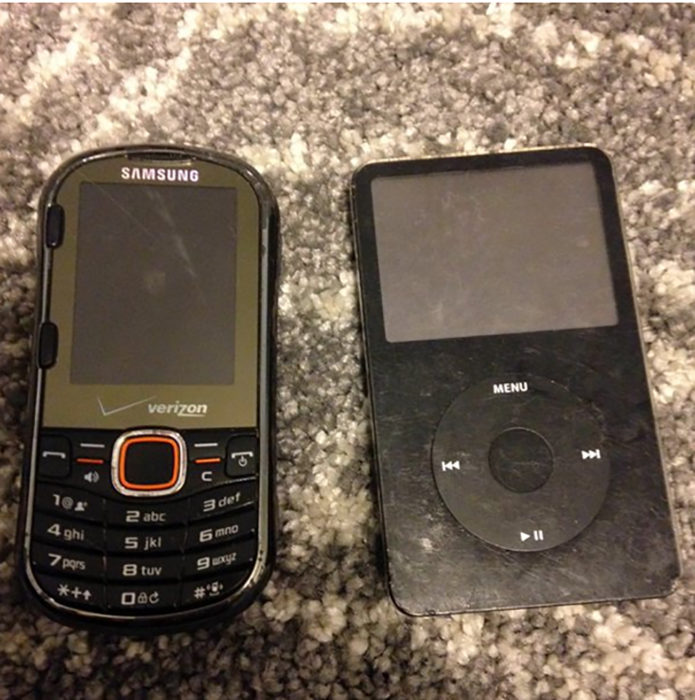 celular y ipod antiguos 