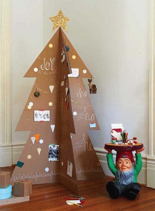 árbol de navidad de cartón
