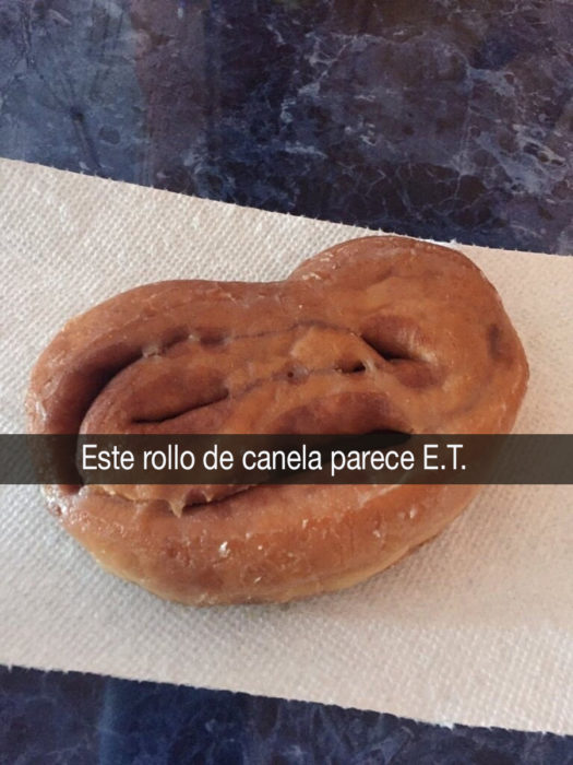 roll de canela parece E. T.