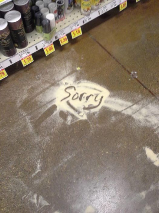 harina tirada en pasillo de supermercado