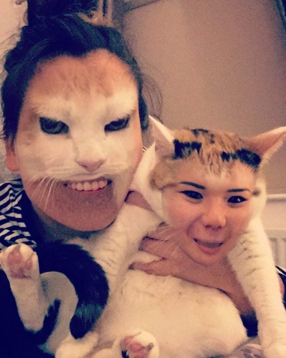 faceswap de mujer con gato