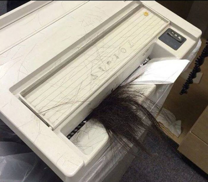 cabello atorado en una fotocopiadora
