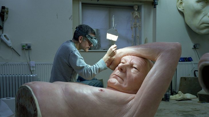 Ron Mueck trabajando