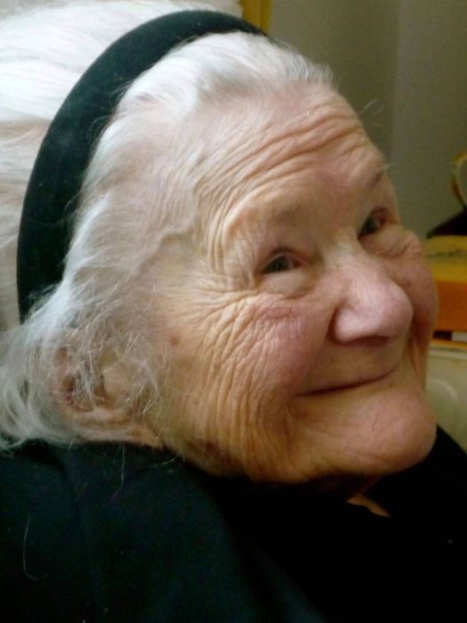 irena sendler anciana sonriendo