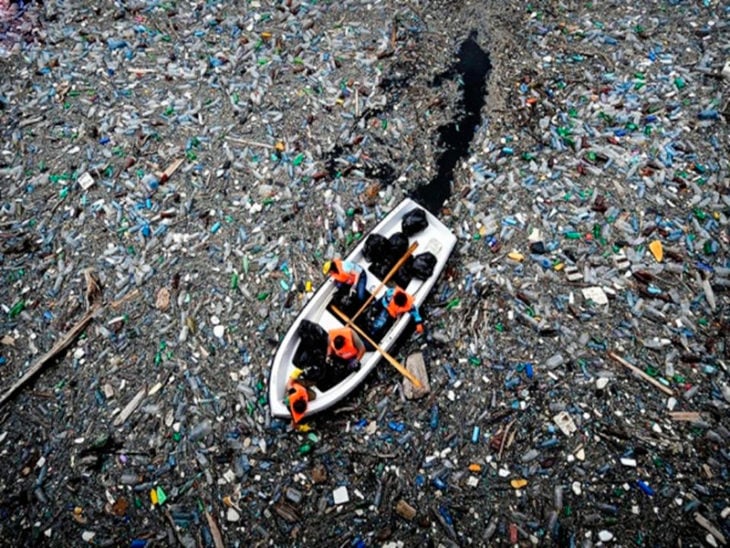 basura de plástico en los océanos