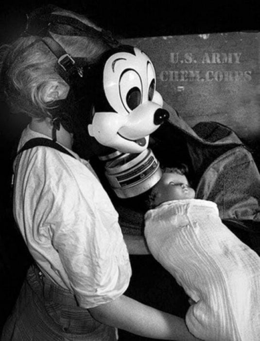 Fotos increibles II GM Mascara de gas Mickey Mouse