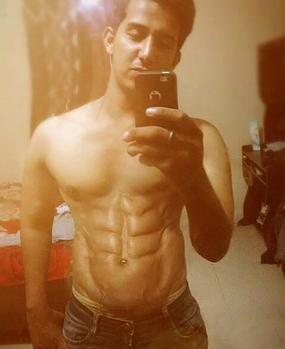 Photoshop - chico con abdominales perfectas