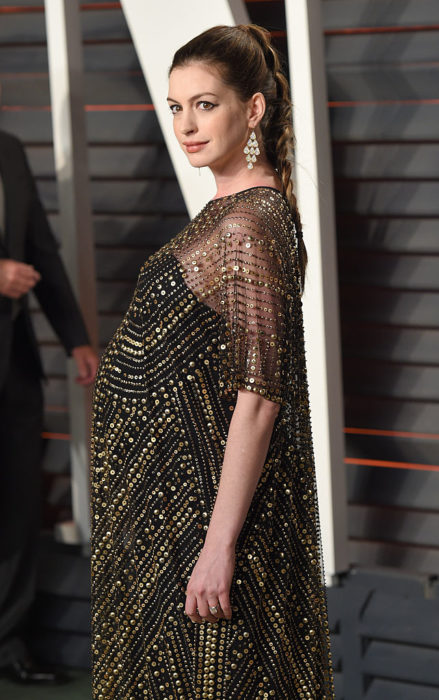 anne hathaway embarazada