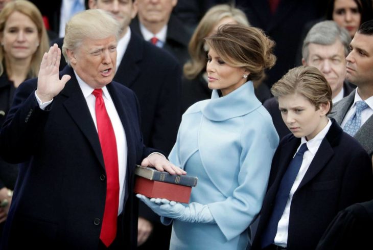 Donald Trump tomando protesta como presidente número 45 de los Estados unidos