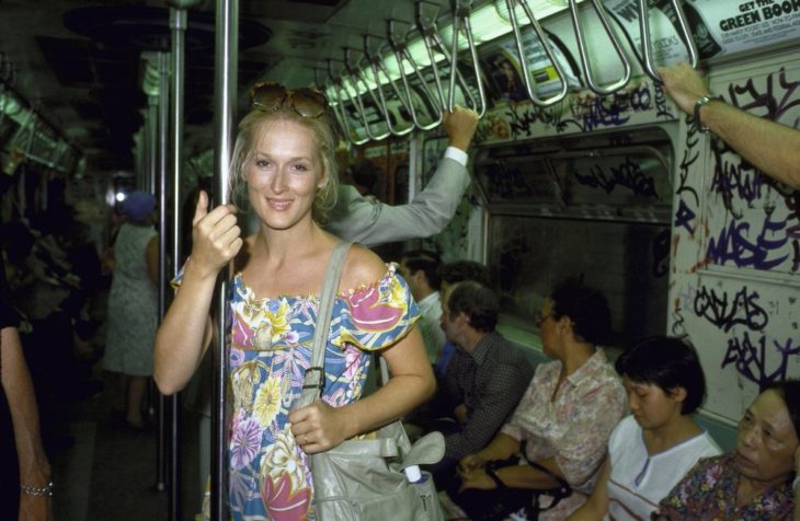 meryl streep viajando en metro