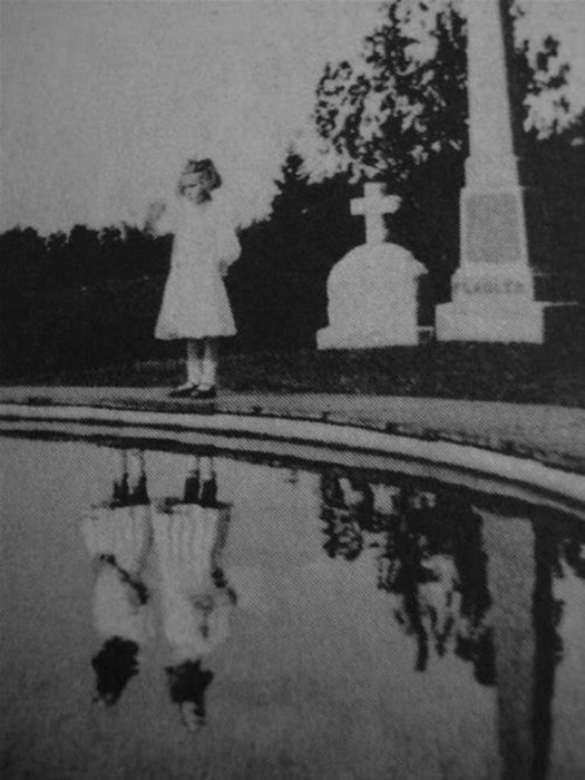 niña con reflejo doble