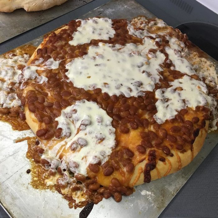 pizza con fréjoles 