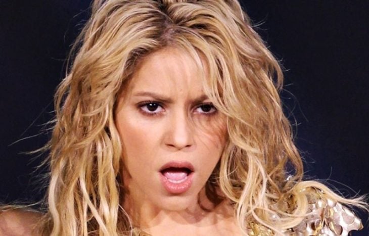 shakira con cara de sorprendida