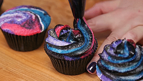 cupcakes decorados como galaxia