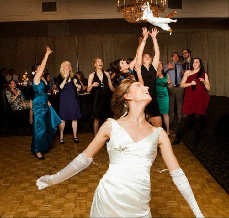 en boda la novia avienta un gato