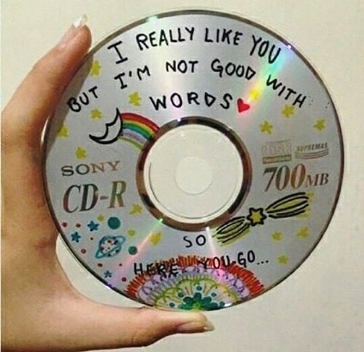 cd con letras escritas