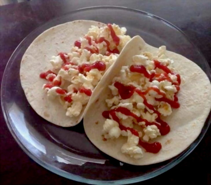 tacos palomitas con catsup