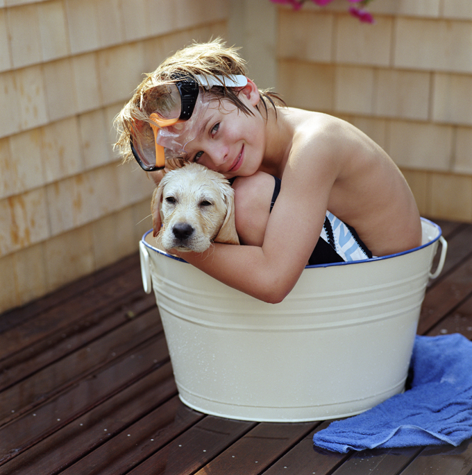 baño tina niño y perro agua 