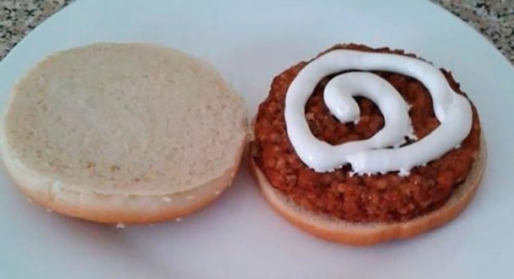 hamburguesa con pasta de dientes