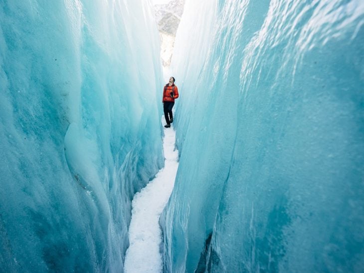 laberinto de hielo hombre en alaska