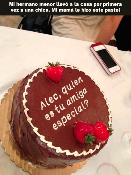 pastel que dice alec quien es tu amiga especial