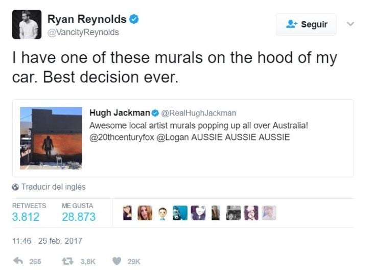 tuit de ryan reynolds diciendo que tiene en la capota de su carro un mural de hugh jackman 