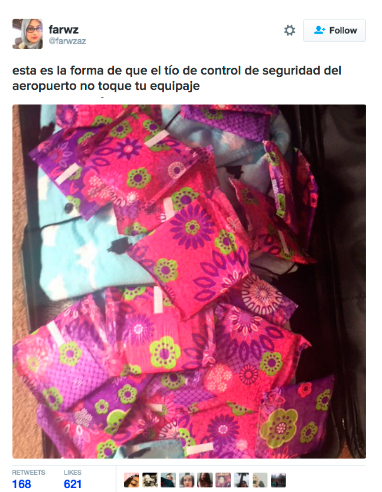mujeres maleta llena de toallas sanitarias