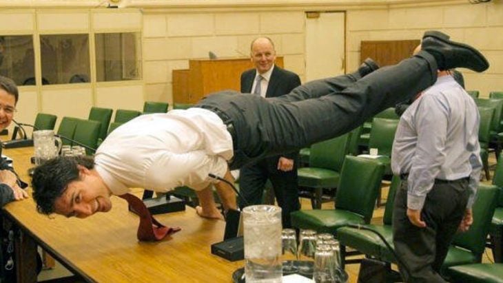 Justin trudeau haciendo ejercicio