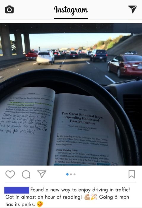 imagen de libro y volante