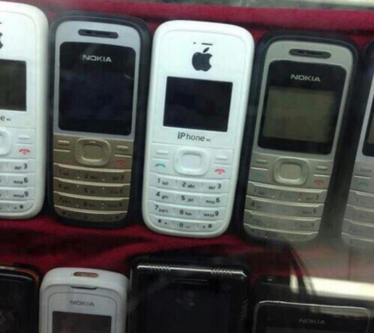 celular nokia con logo apple