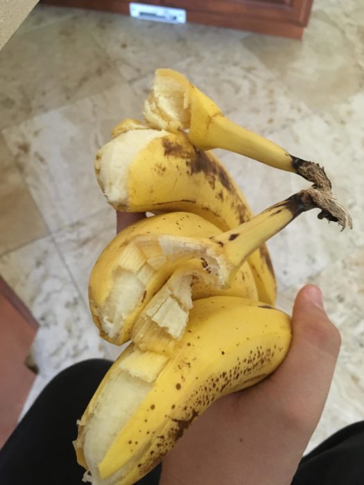 manojo de plátanos abiertos