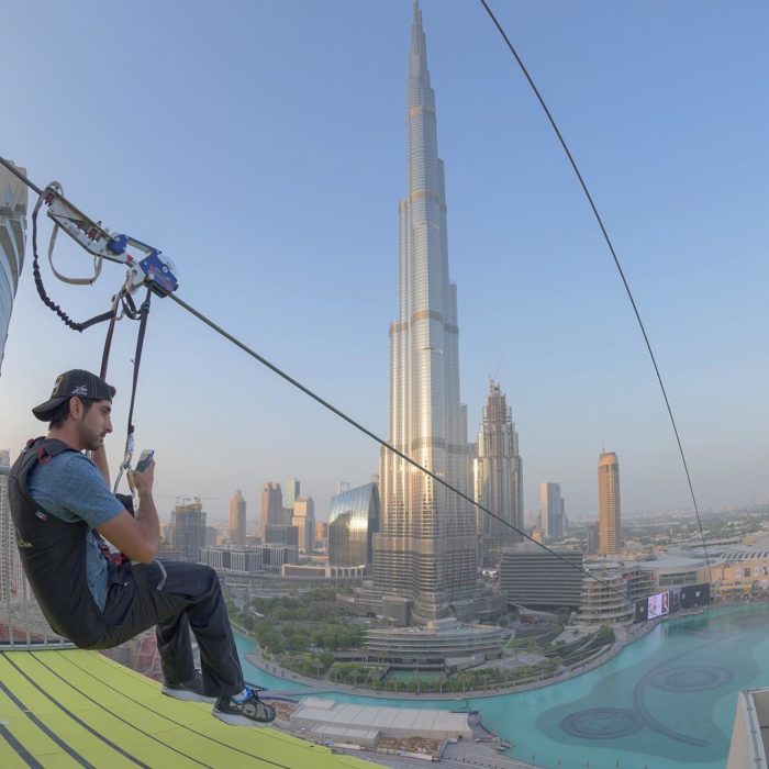 príncipe de dubai haciendo rapel en sus edificios