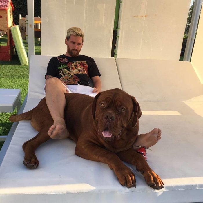 leo messi con un perro