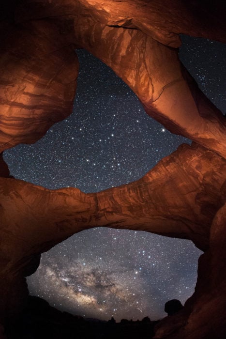 formación rocosa que parecen ojos en el parque nacional de los arcos