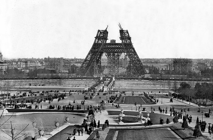 la torre eiffel a medias 