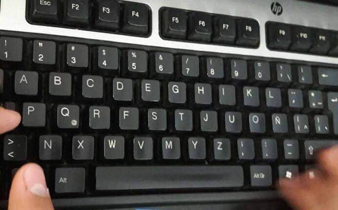 teclado todo mal 