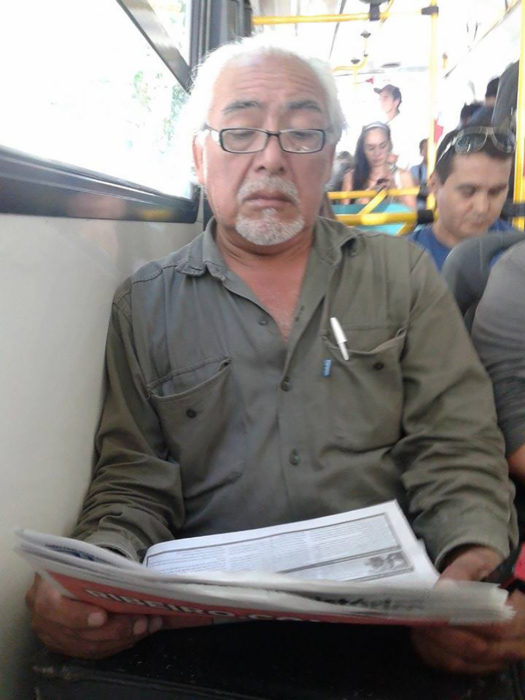 Sr. Miyagui en el transporte público