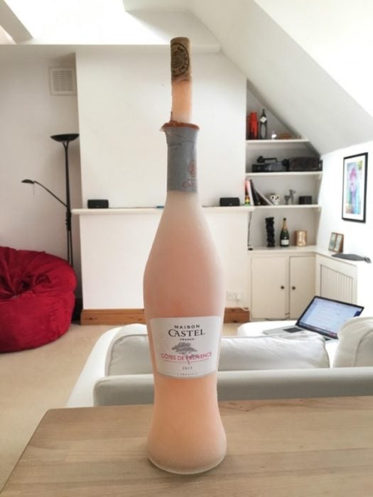 botella de vino congelada 