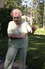 abuelita bailando