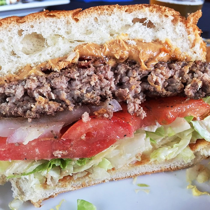 hamburguesa con mantequilla de maní