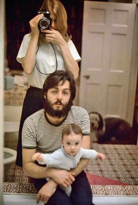 selfie de linda y paul mccartney 1960