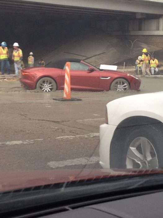 eso le pasa por esquivar el trafico 