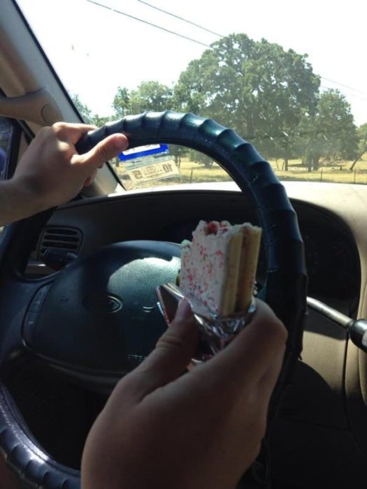 pop tart auto comiendo