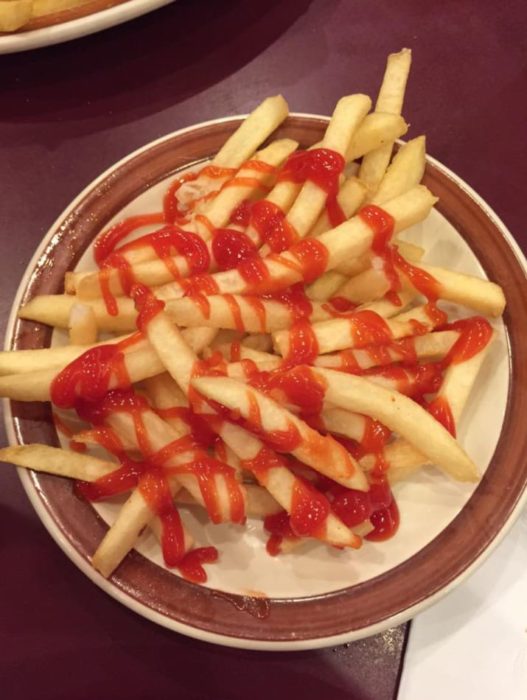 Papas a la francesa catsup