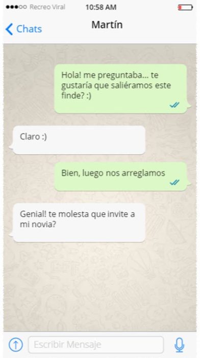 invitación de una chica a otro chico y esté decide llevar a su novia