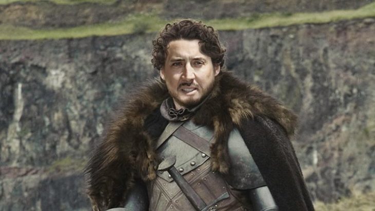 usando Photoshop para poner la cara de Nicolas Cage en Robb Stark