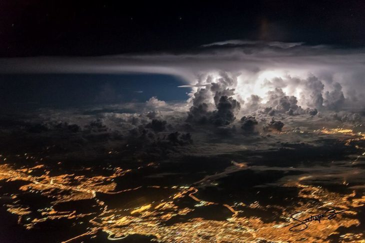 Tormenta cargada sobre la ciudad de Panamá