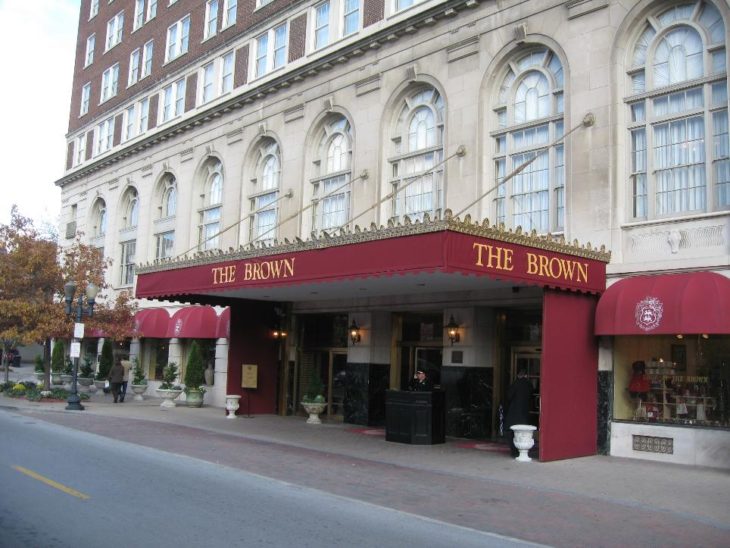 facha del hotel brown louisville