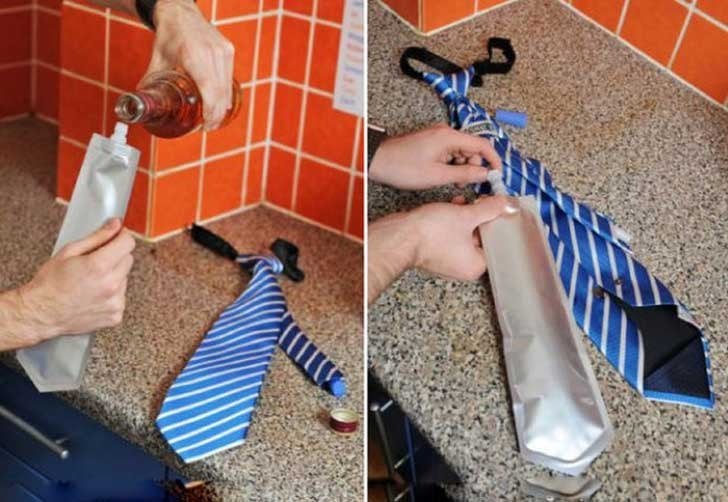 corbata con compartimento para bebidas